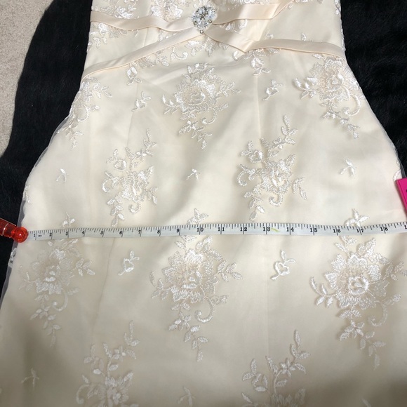 White Ivory Wedding Dress - Picture 8 of 8